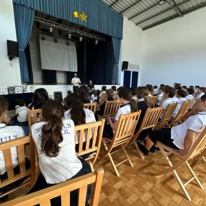 St. Paul’s School recebe a visita do escritor norte-americano Kobi Yamada St. Paul’s School recebe a visita do escritor norte-americano Kobi Yamada