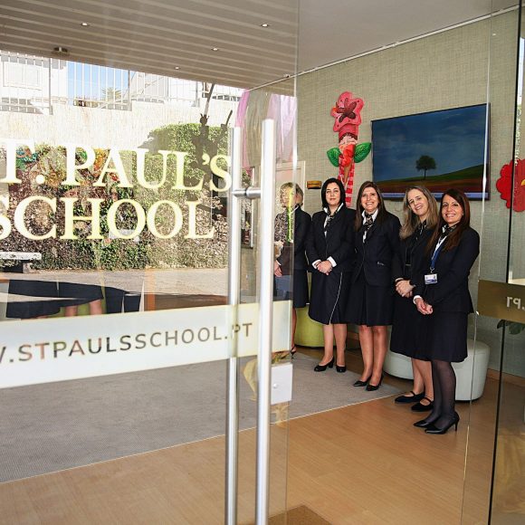 St. Paul’s School distinguido com o Selo Escola Amiga da Criança
